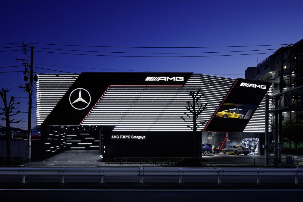 Mercedes-AMG Showroom in Tokio Setagaya // Mercedes-AMG showroom in Tokyo Setagaya