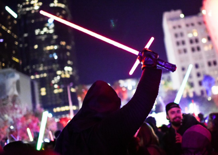 'Star Wars: The Force Awakens' Breaks 'Harry Potter' Box Office Record
