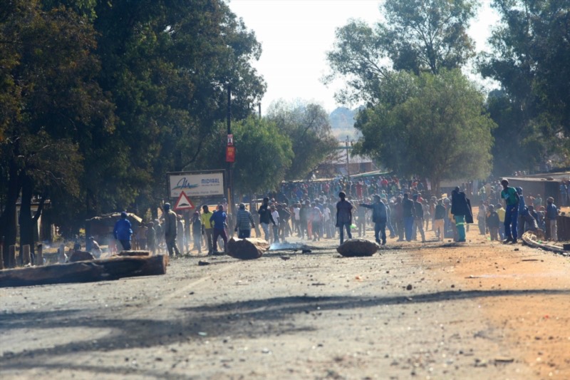 Residents of Sicelo informal settlement barricade the R59 highway during service delivery protests on July 21, 2016 in Meyerton, South Africa. Sicelo informal settlements residents in the Midvaal municipality embarked on a service delivery protest, burning tires and barricading the road. Picture: Gallo Images
