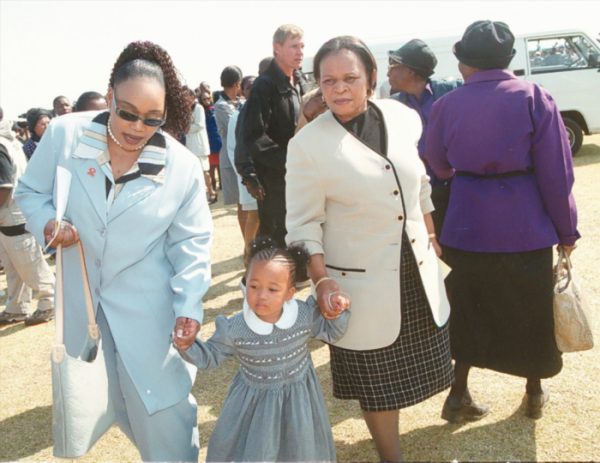 FILE PICTURE - Matina Khoza (R), Sonono Khoza (L) with Thando Motaung (M). (Photo by Gallo Images/City Press/Mpho Mphoto)