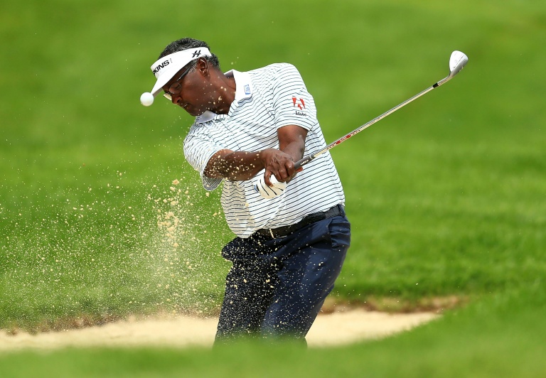 Flores takes lead at Canadian Open