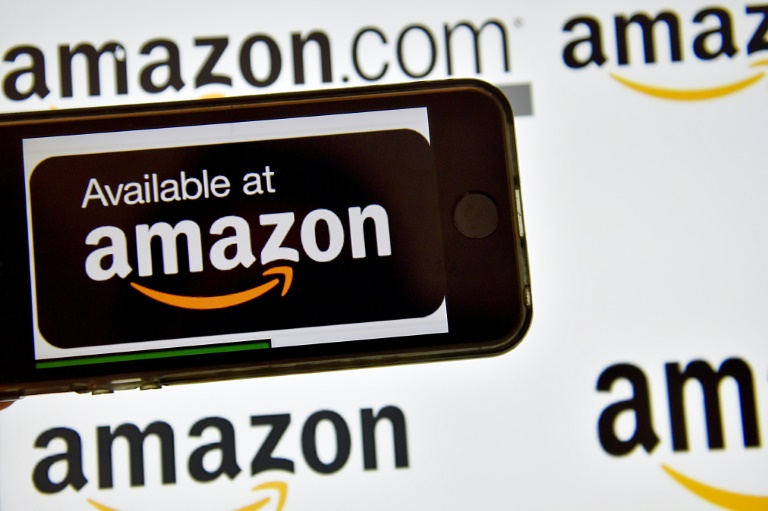 Jeff Bezos is now the world's richest person, surpassing Bill Gates Jeff Bezos is now the world's richest person, surpassing Bill Gates