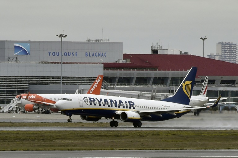 Airlines demand curbs on alcohol-fuelled passengers