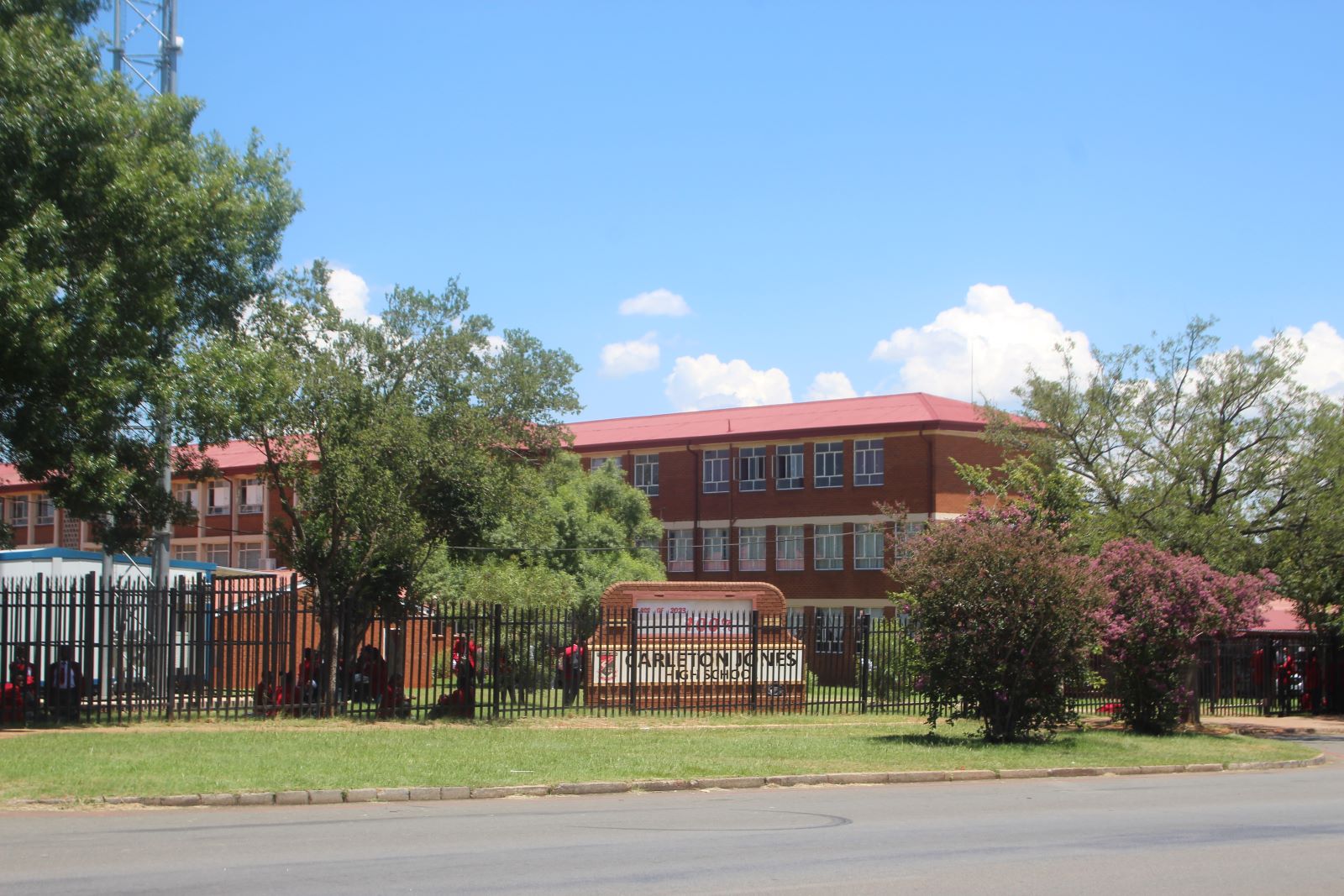 Carleton Jones High is again Merafong's top school | Carletonville Herald