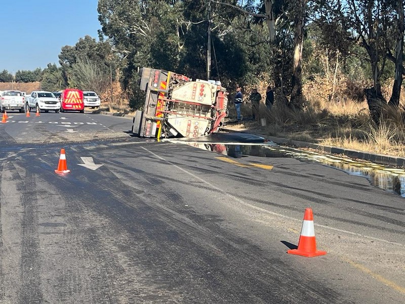 Keiskamma, Mandela road-closures underway after truck carrying ...