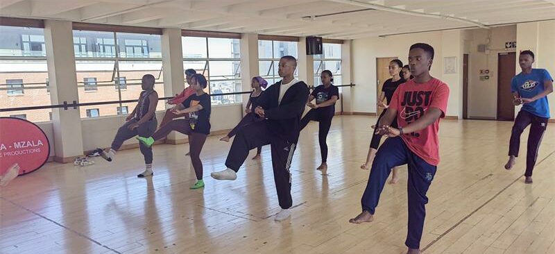 Programa de dança Gumboot reúne África do Sul e Brasil