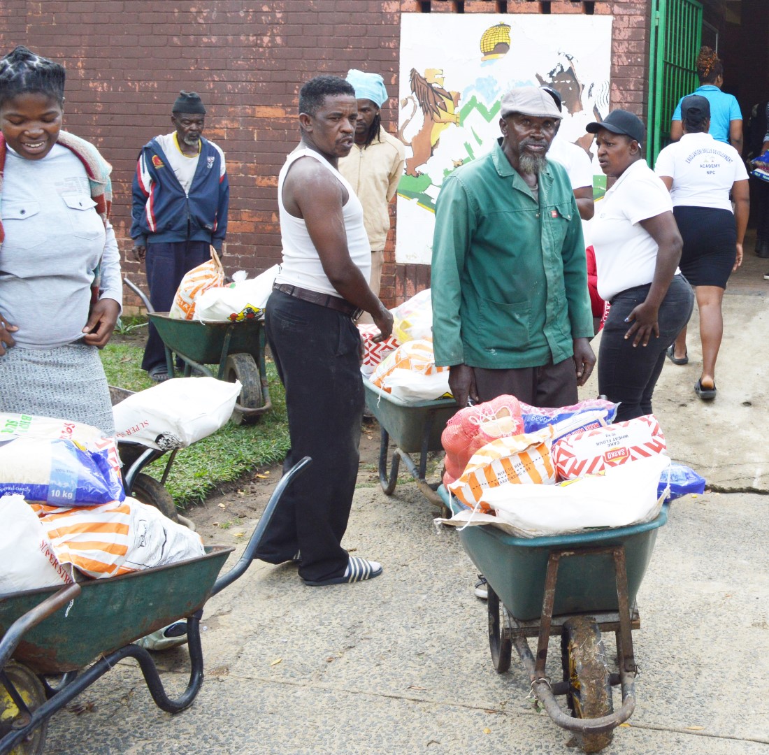 Emdlangeni Skills Development Academy gives back to the needy in ...