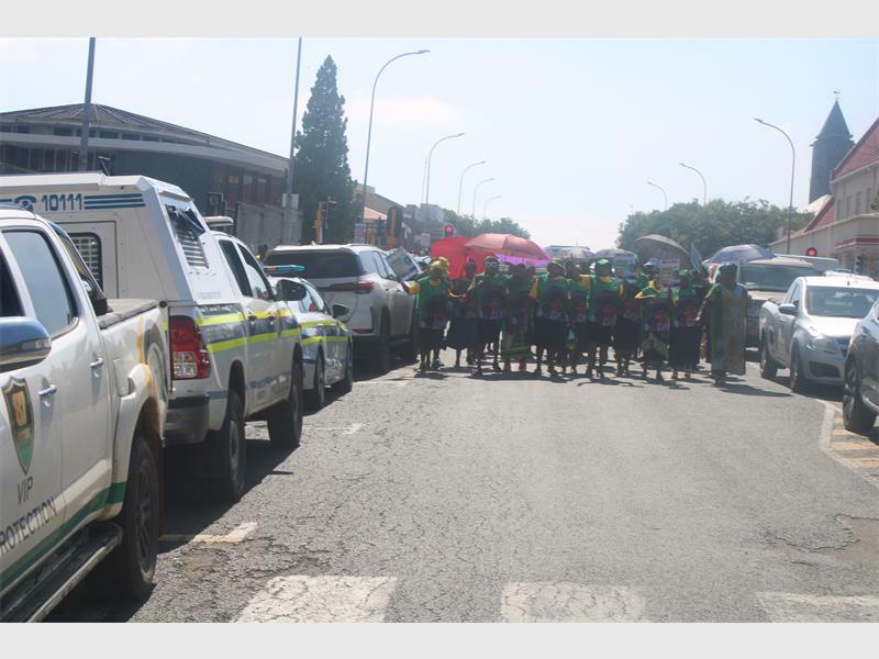 Transport Minister Inspects R23 In Standerton 