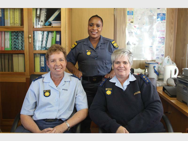 Online dating sites spark concern for Brackendowns SAPS | Southern Courier