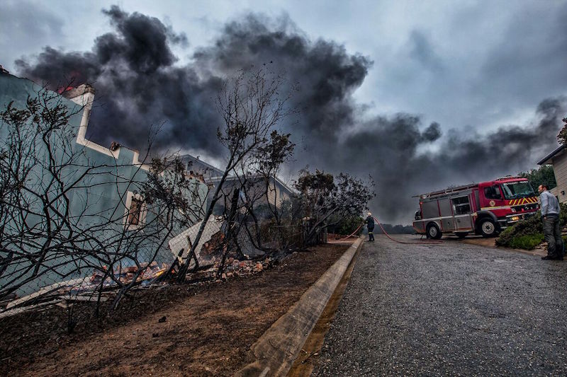 Fire rages in Plettenberg Bay. Picture: Jan Venter