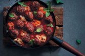 Recipe: Herbed meatballs in tomato sauce with melty mozzarella