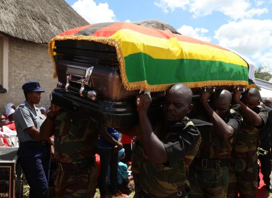 Celebrated Zimbabwean musician Oliver “Tuku” Mtukudzi was buried on Sunday amid pomp and fanfare in his rural hometown Madziwa, about 150km north of Harare. Photo: ANA