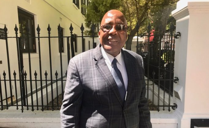 Motsoaledi threatens labour dept with court over closed Home Affairs offices