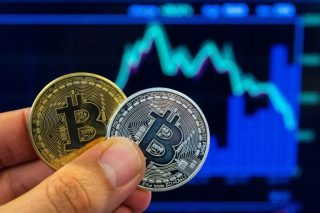We ask the experts: As Bitcoin crashes through R700k is it cheap at the price? – The Citizen - Vimarsana News