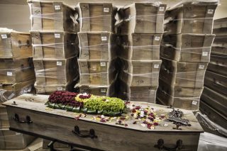 Stretched funeral homes brace for busy 2021 over looming Covid-19 deaths - Vimarsana News