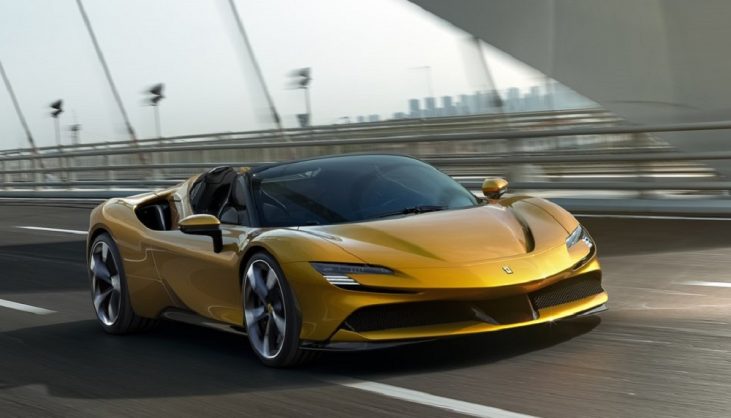 Ferrari retracts the roof on 735 kW hybrid SF90