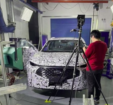 Ford’s crossover Fusion/Mondeo replacement spied for the first time