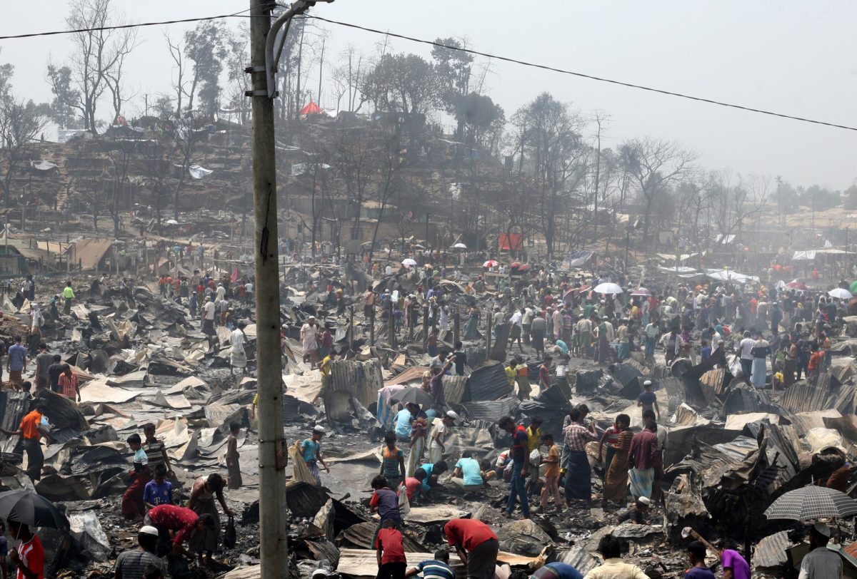 Aftermath of fire at Rohingya refugee camp