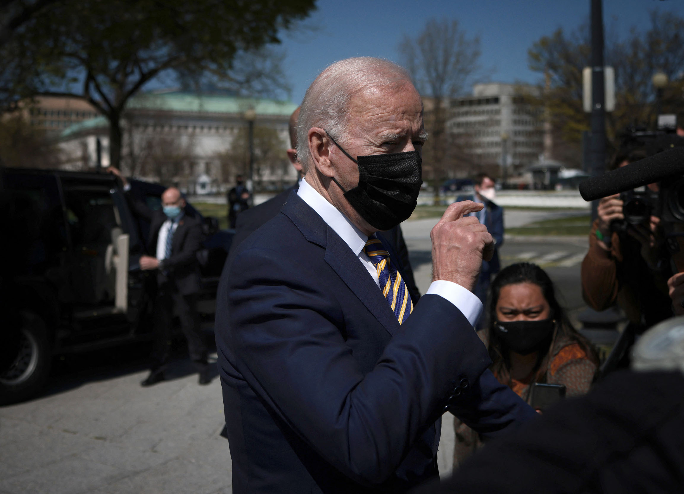 WASHINGTON, DC - APRIL 05: U.S. President Joe Biden answers questions while returning to the White House on April 05, 2021 in Washington, DC. Biden answered questions on his planned infrastructure package after spending the weekend at Camp David. Win McNamee/Getty Images/AFP (Photo by WIN MCNAMEE / GETTY IMAGES NORTH AMERICA / Getty Images via AFP)