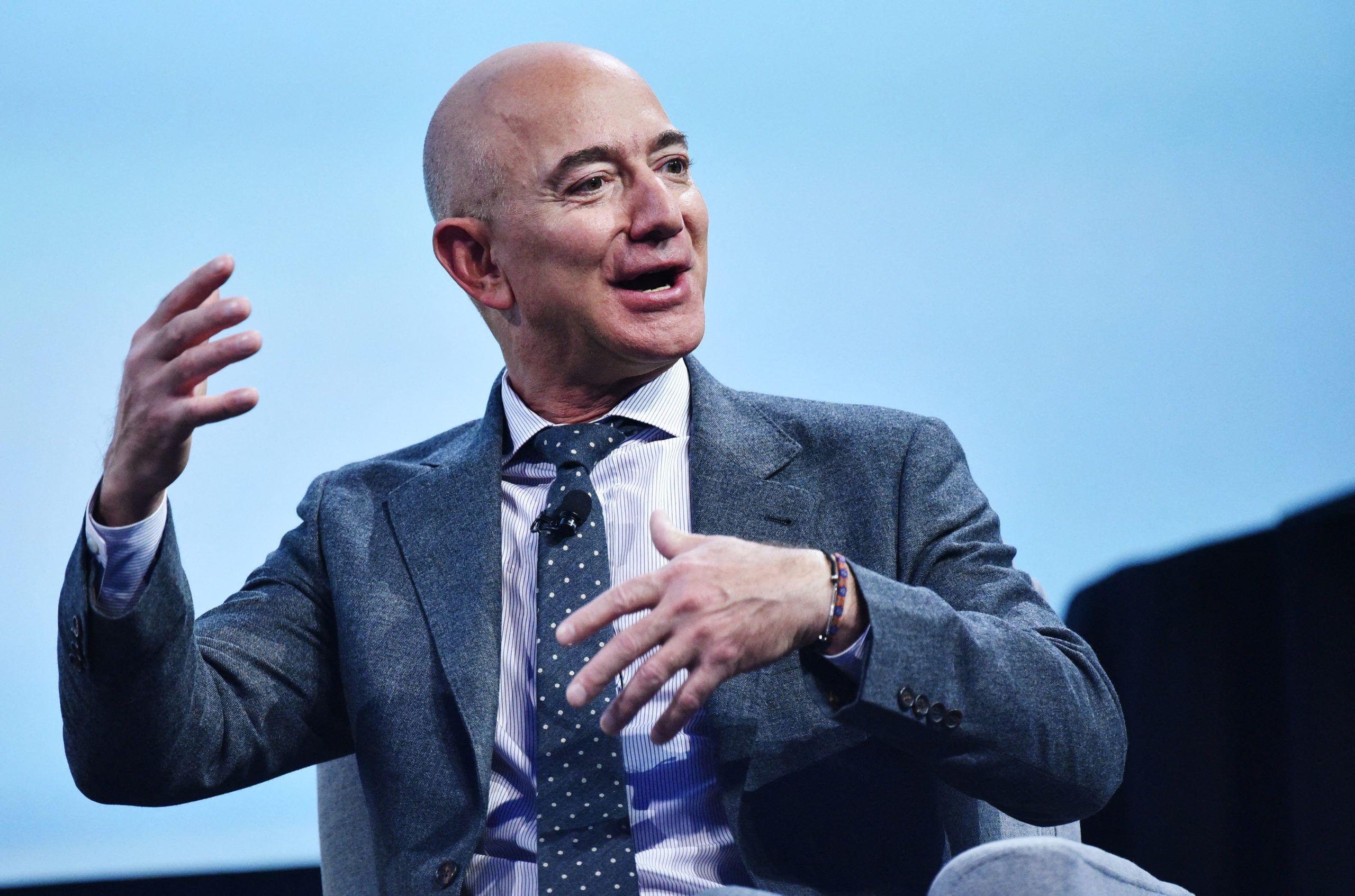 Mixed reviews as Bezos exits Amazon CEO role - Vimarsana News