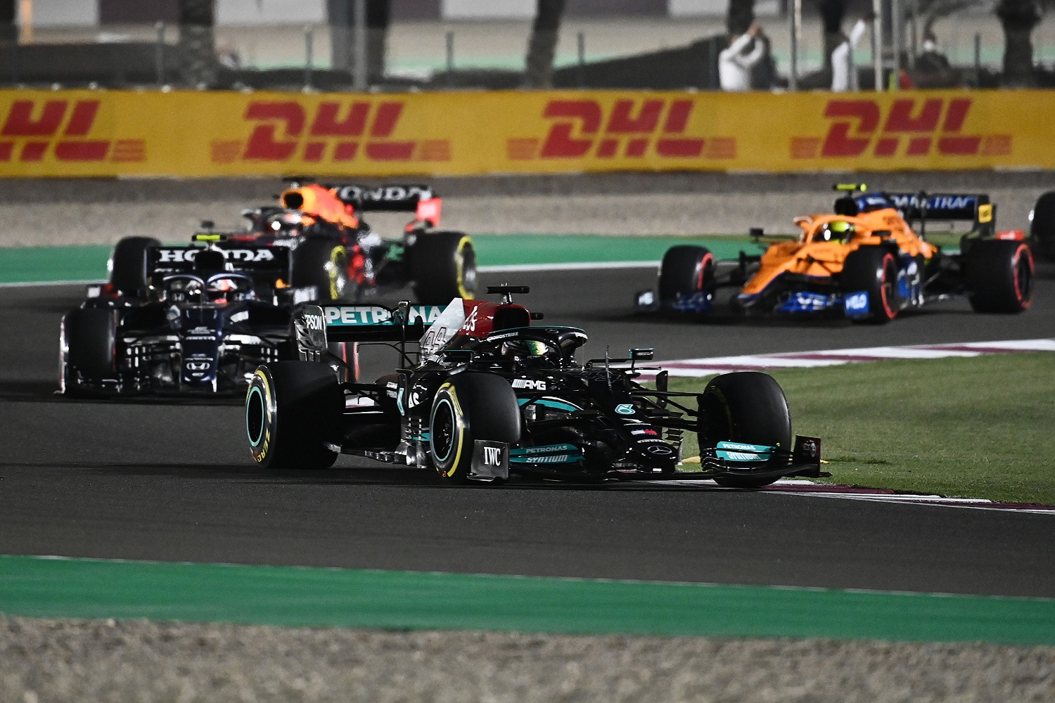 Hamilton takes convincing win at Qatar Grand Prix AffluenceR