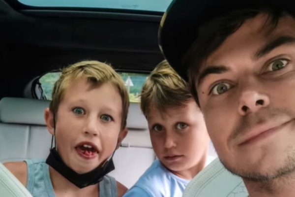 Bobby van Jaarsveld's kids nail a rare tongue trick