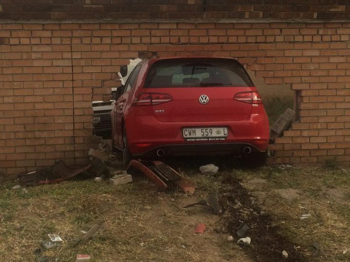 Driver takes wrong turn-off in Polokwane, crashes into ...