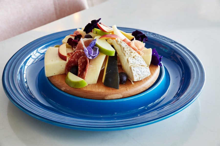 forti-grill-and-bar-cheese-board
