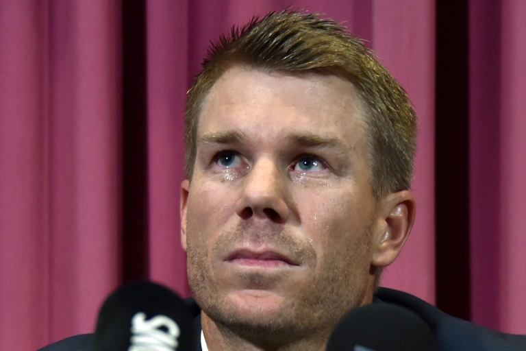 Candice Warner says her husband David is 'seriously struggling'